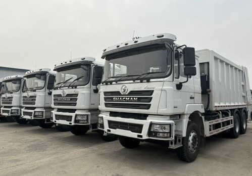 أسطول شاحنات قلاب شاكمان